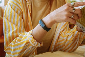 Ένα δαχτυλίδι που χρησιμοποιεί AI φέρνει επανάσταση στη νοηματική γλώσσα - εικόνα 1