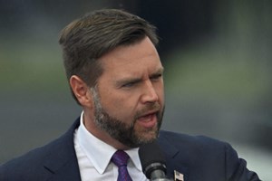 Το κούρεμα των σέρφερ επιστρέφει στη μόδα και πλέον λέγεται surfer curtains - εικόνα 1