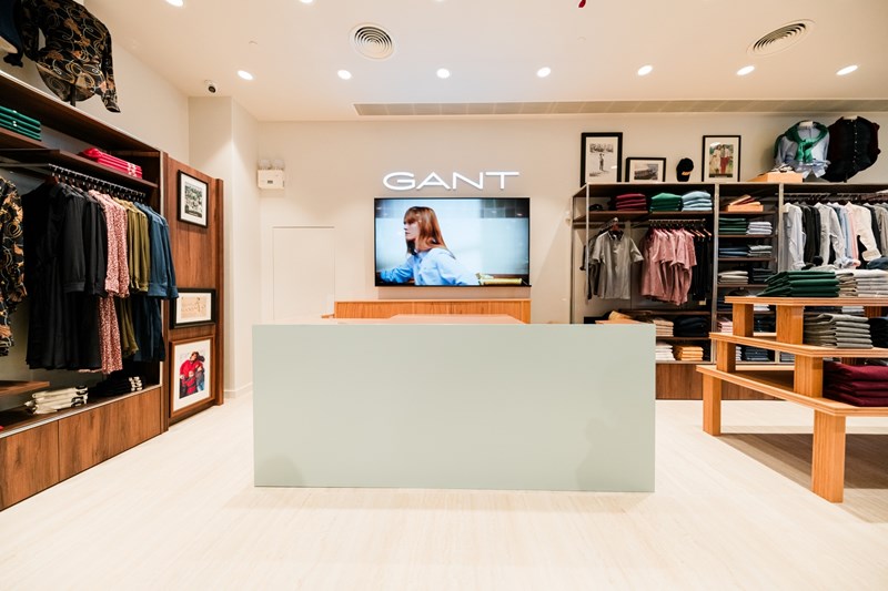Η GANT παρουσιάζει το ανανεωμένο Outlet κατάστημά της στο Designer Outlet Athens με το νέο global concept της μάρκας