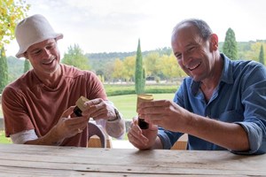 Διάσημοι που φροντίζουν για το δέρμα μας - εικόνα 2