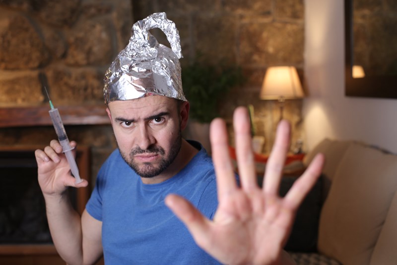 ΑΝΤΙΕΜΒΟΛΙΑΣΤΕΣ ΚΑΙ ΤΣΙΤΣΙΠΑΣ