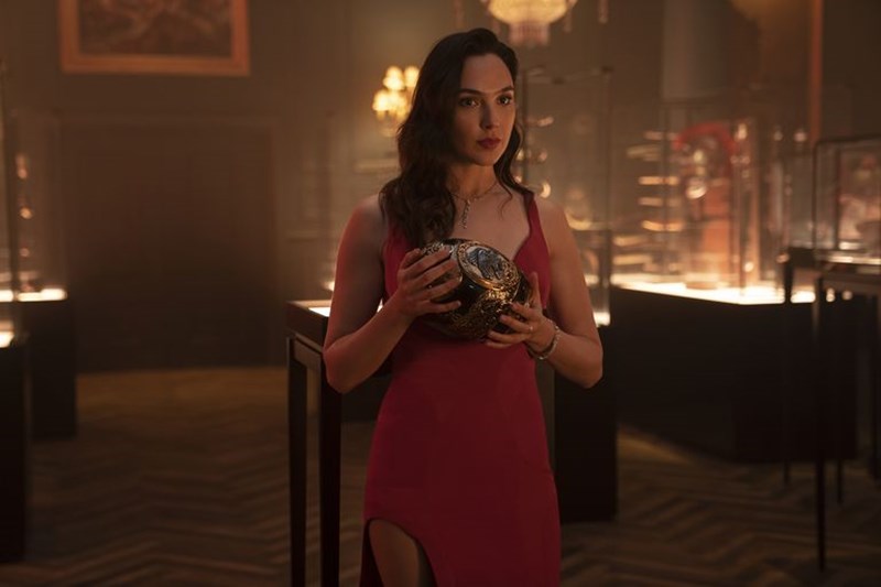 ΤΑ ΑΥΓΑ ΤΗΣ ΚΛΕΟΠΑΤΡΑ ΣΤΟ RED NOTICE 1