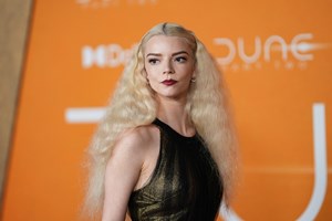 Είναι αλήθεια: Στη Δράμα Anya Taylor-Joy, Chris Evans και Salma Hayek για γυρίσματα - εικόνα 1