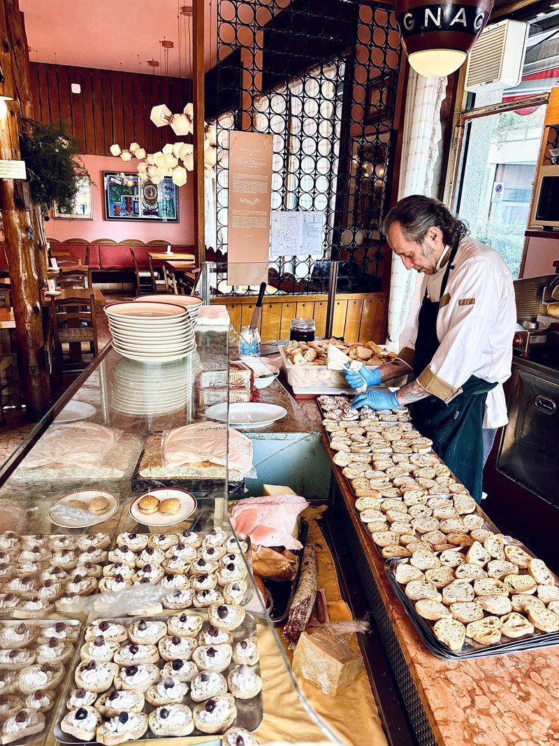 Το Bar Basso στο Μιλάνο_Προετοιμασία για το απεριτίβο