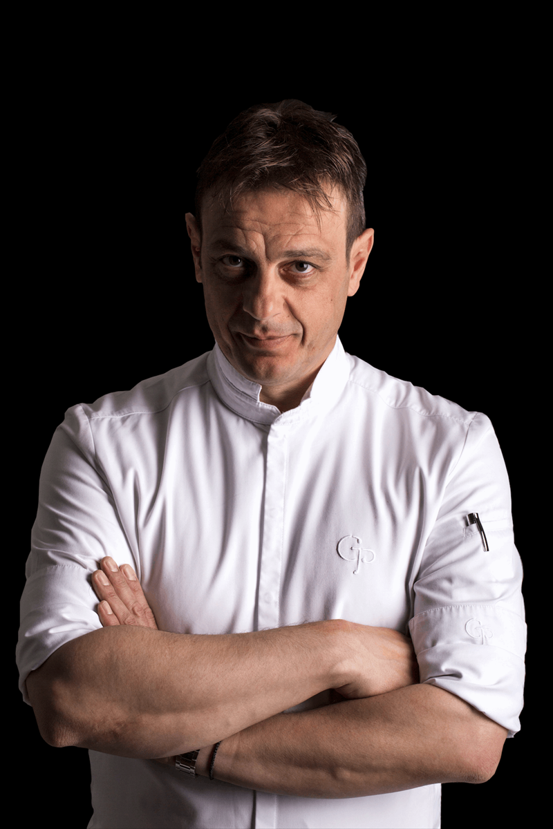 Γιώργος Παπαδόπουλος σεφ, φτιάχνει πιάτα από πηλό