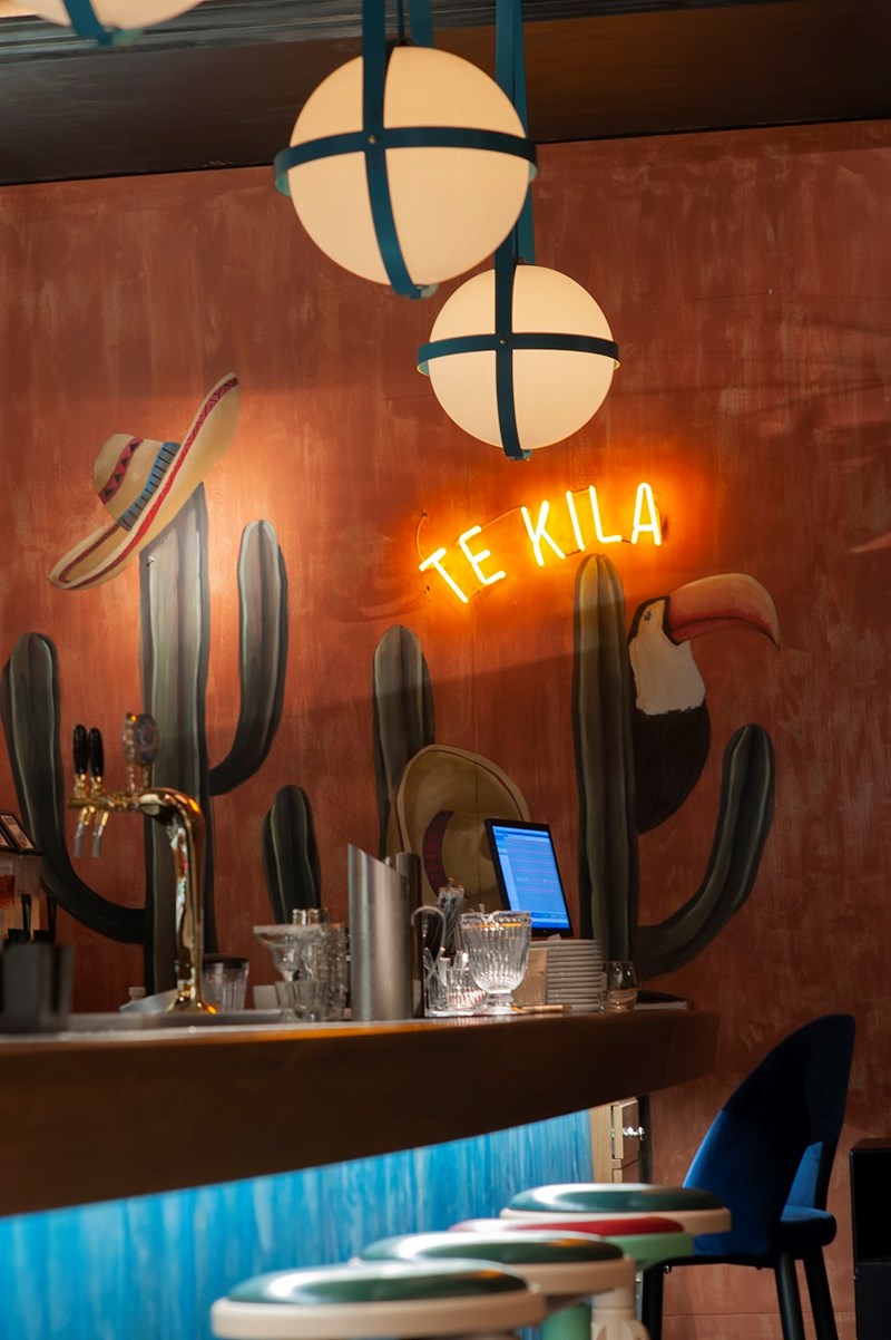 ΜΠΑΡ ΠΑΛΟΜΑ ΣΤΗΝ ΑΘΗΝΑ 1