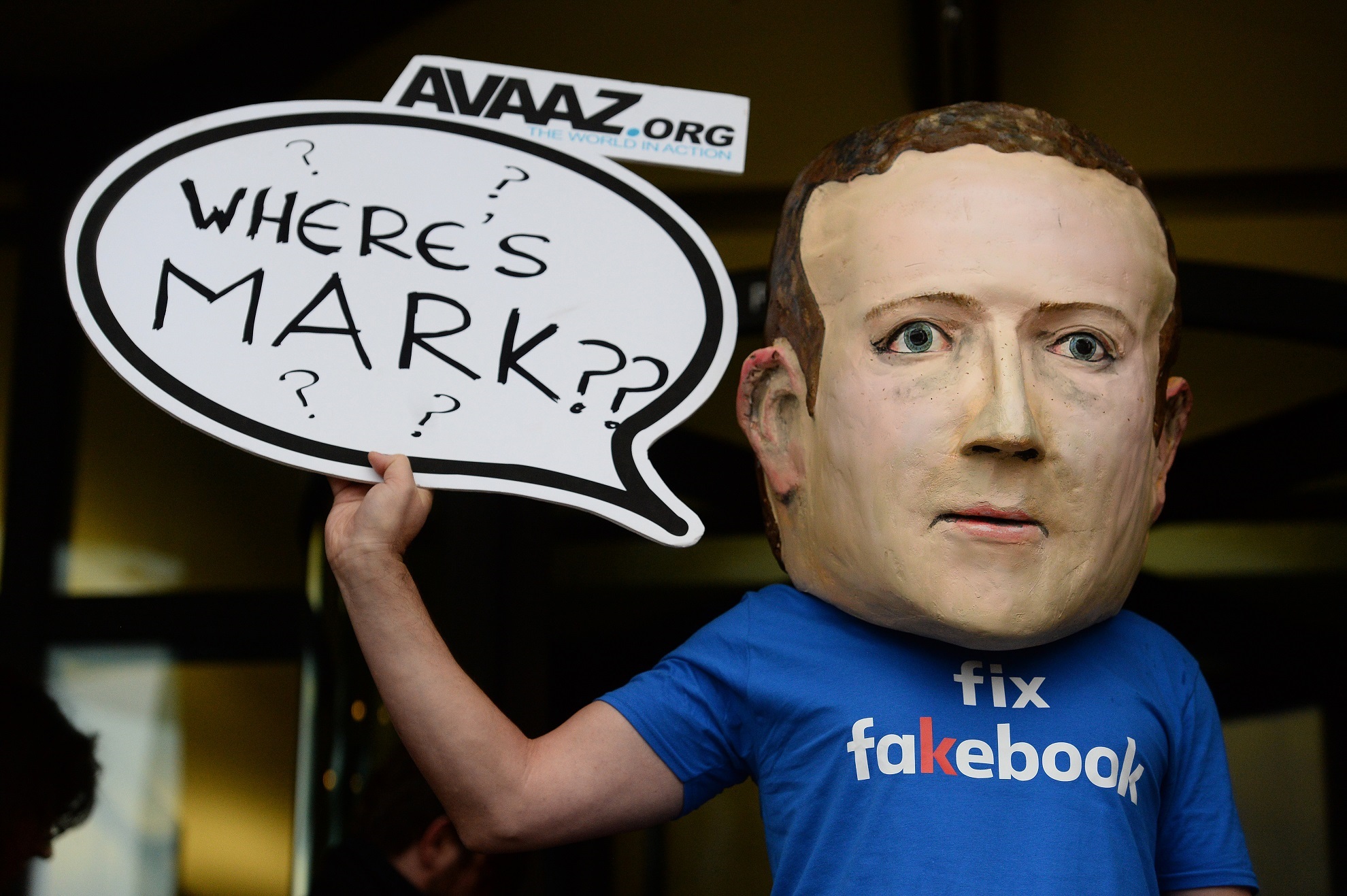 Τα 10 συνταρακτικά σκάνδαλα που ξεπέρασε ο Mark Zuckerberg - εικόνα 3