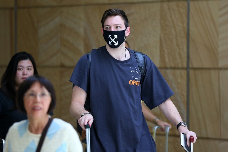 ΚΟΡΟΝΑΪΟΣ ΜΑΣΚΑ 3