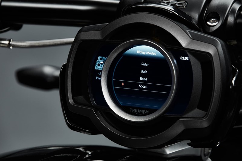 Triumph Rocket 3 TFC 2 control panel