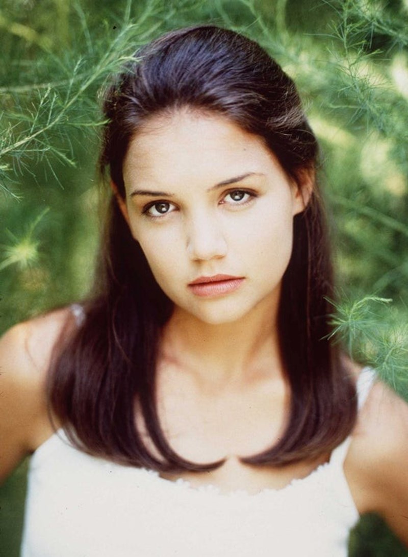KATIE HOLMES