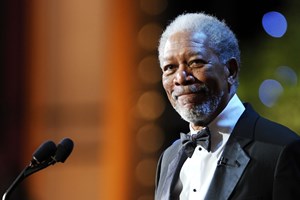 O μακάβριος λόγος για τον οποίο ο Morgan Freeman φοράει σκουλαρίκι - εικόνα 1