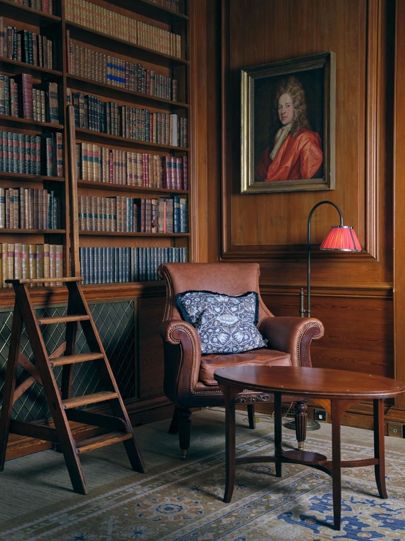 Elatos Resort Emblems Collection