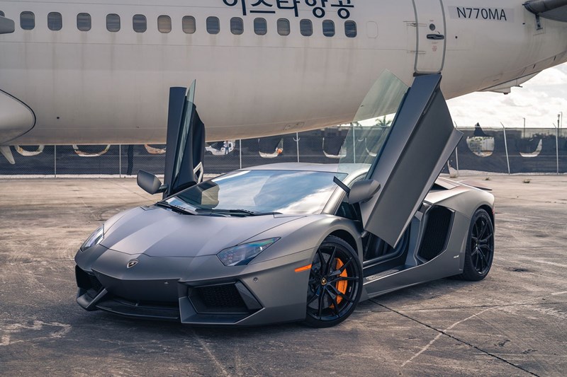 AYTOKINHTA TRANSFORMERS 1