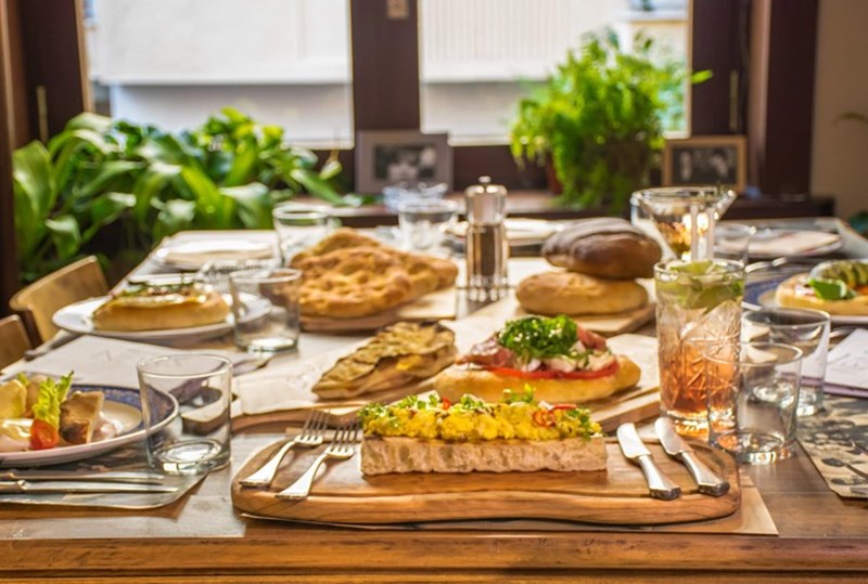 FRANKIE ΚΟΛΩΝΑΚΙ