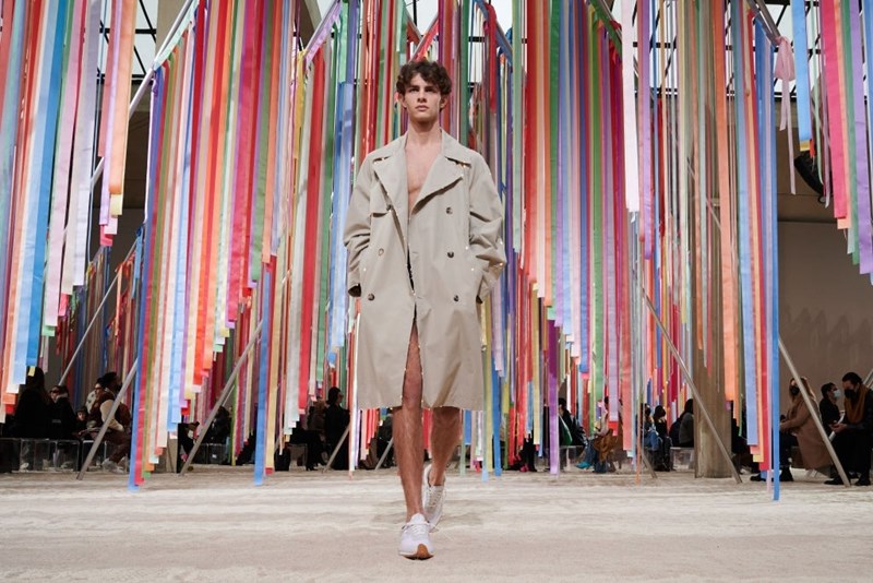 LOEWE RUNWAY