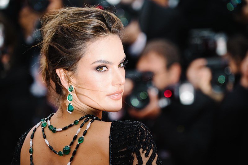 Αλεσάντρα Αμπρόσιο 16