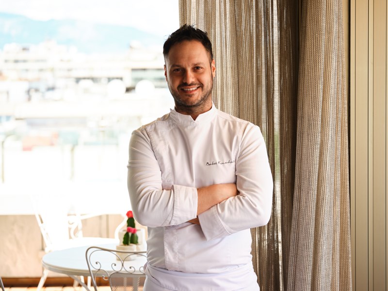 BRUNCH ΣΤΟ NEW HOTEL - Ο ΣΕΦ ΜΠΑΜΠΗΣ ΚΟΥΝΤΟΥΡΗΣ