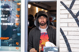 Ο Eminem θα γίνει παππούς και έφτιαξε το πιο συγκινητικό βίντεο για τη σχέση πατέρα-κόρης - εικόνα 1