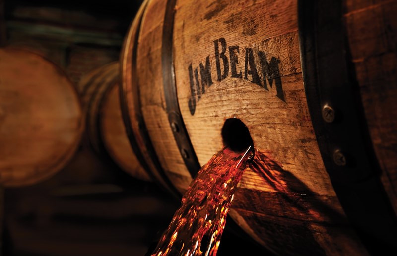 Γιατί μέσα σε ένα ποτήρι Jim Beam κρύβεται η ιστορία μιας ολόκληρης χώρας