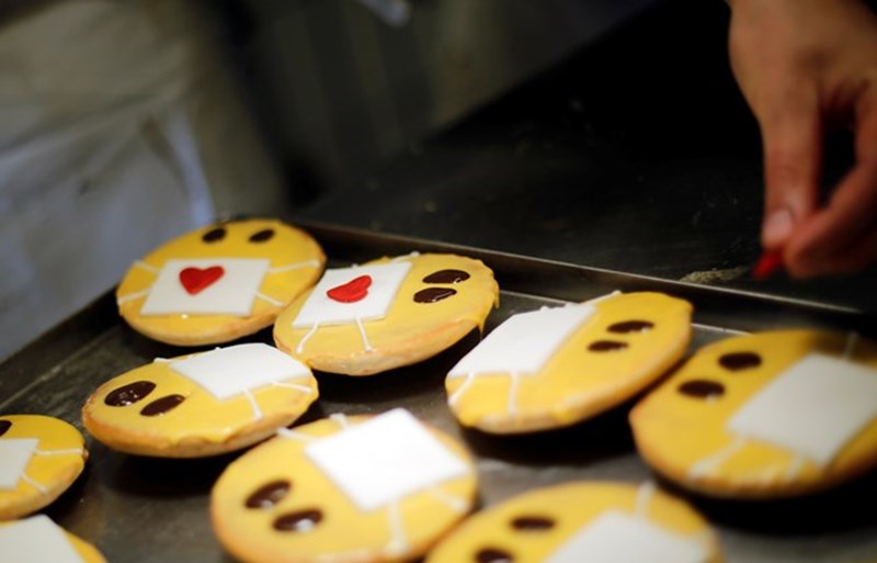 ΜΑΣΚΑ ΚΟΡΟΝΟΪΟΣ ΠΑΝΔΗΜΙΑ