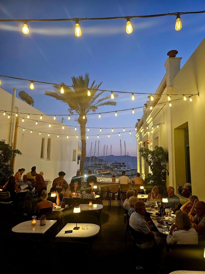 Το all day Hurmas στη Χώρα της Νάξου 3