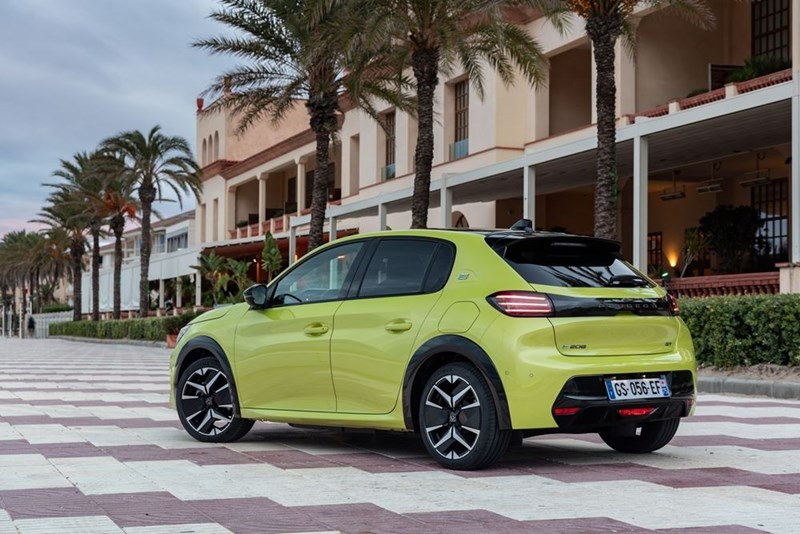 Το νέο Peugeot e-208 3