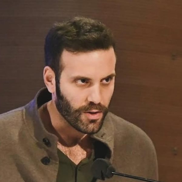 Στο αυτόφωρο αναζητείται ο Νίκος Παππάς μετά από καταγγελία για επίθεση σε δημοσιογράφο