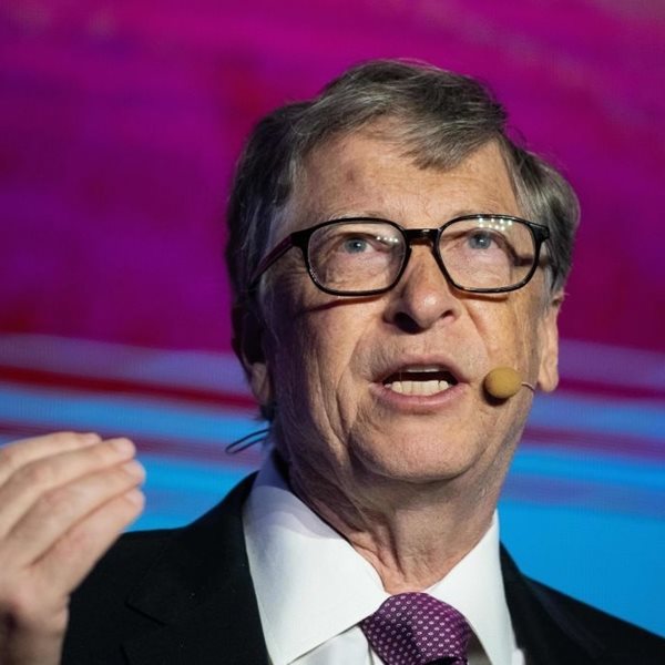 Ο άγνωστος πόλεμος μεταξύ Elon Musk και Bill Gates