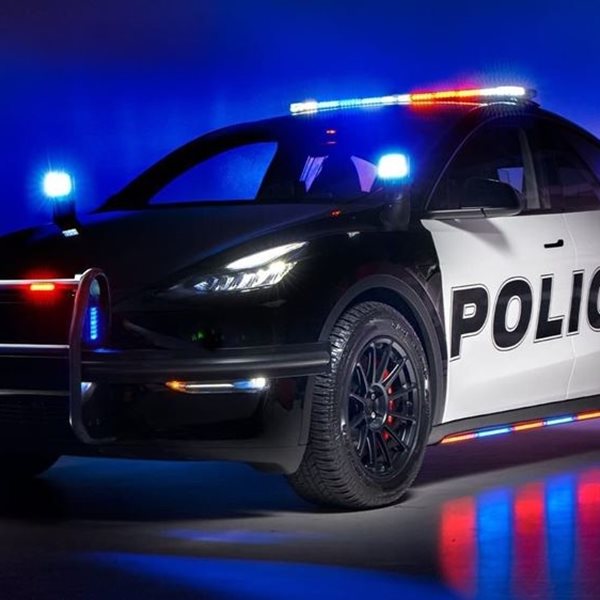 Τώρα και Tesla περιπολικά αστυνομίας
