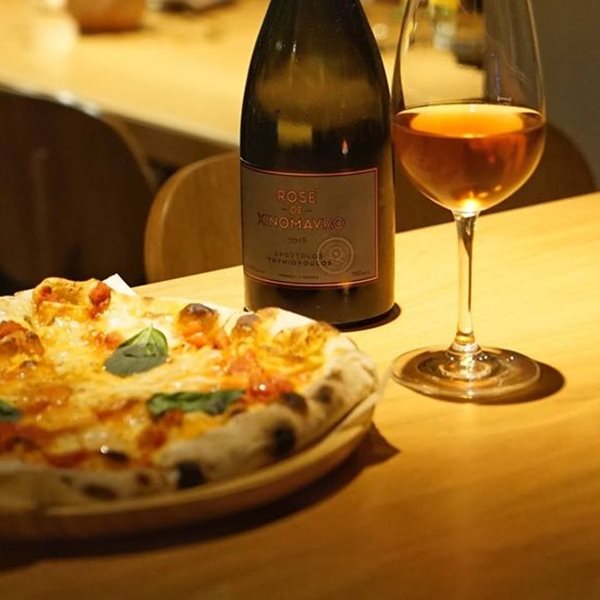 Το Naif στρέφει το ενδιαφέρον πίσω από τη Στέγη