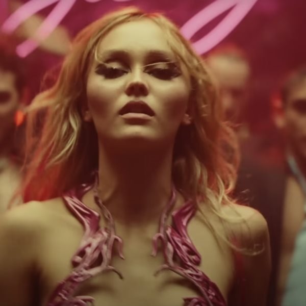 Στο νέο trailer του The Idol δε χορταίνουμε τη Lily-Rose Depp