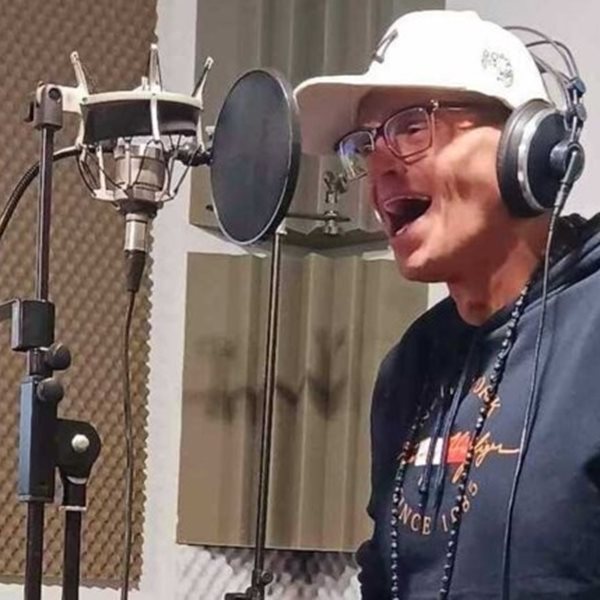 Έφυγε από τη ζωή ο τραγουδιστής Γιώργος Δασκαλάκης