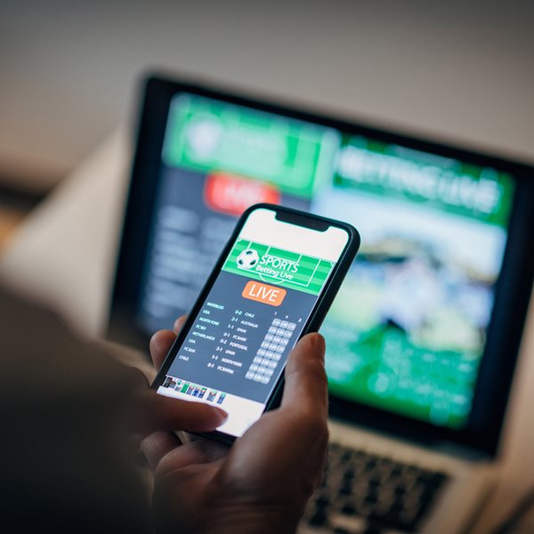 O κορονοϊός ενίσχυσε το διαδικτυακό τζόγο