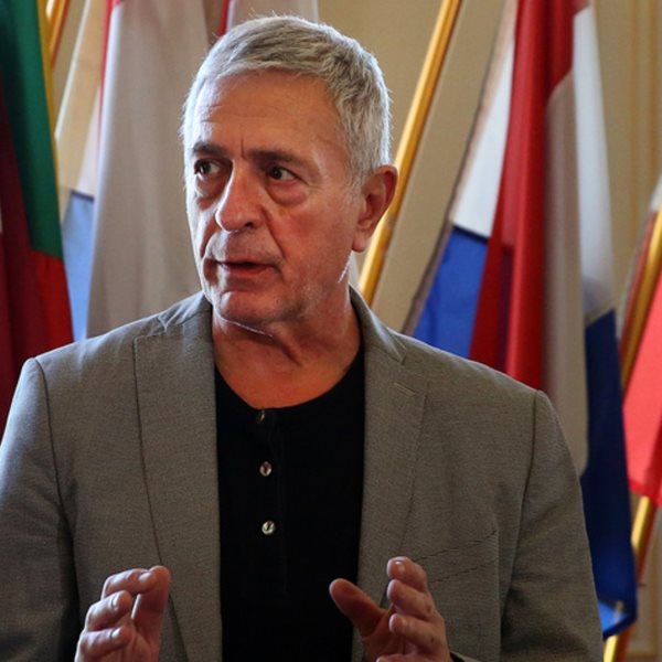 O Στέλιος Κούλογλου αποχώρησε από την ευρωομάδα του ΣΥΡΙΖΑ