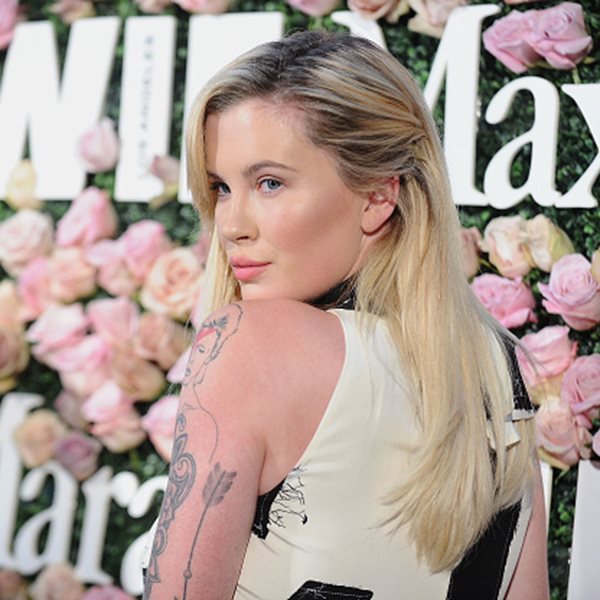 Η κόρη της Kim Basinger ποζάρει στον φακό όπως θα θέλαμε να την δούμε