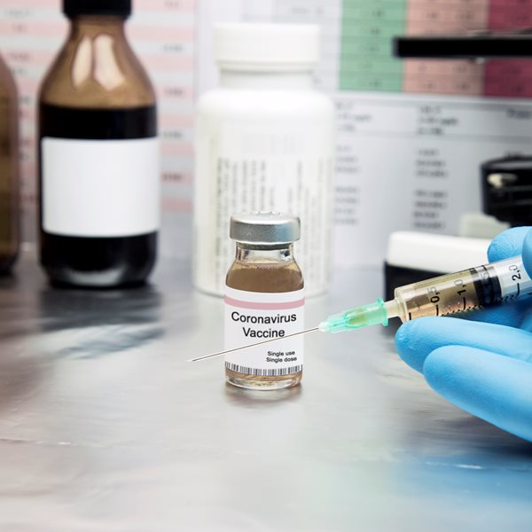 Ένα αποτελεσματικό εμβόλιο είναι η αρχή του τέλους, όχι το τέλος