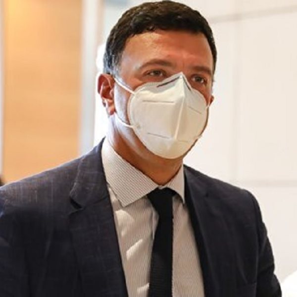 Στα 36 έτη ο μέσος όρος ηλικίας όσων έχουν νοσήσει από κορονοϊό τον Αύγουστο