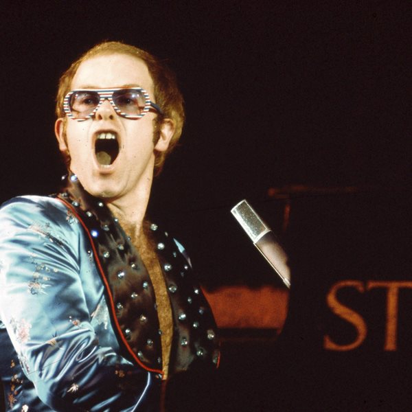 Τα εκκεντρικά γυαλιά ηλίου του Elton John