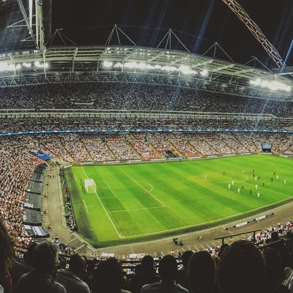 Τι να πεις στην σύντροφο σου για να σε αφήσει να δεις τον τελικό του Champions League