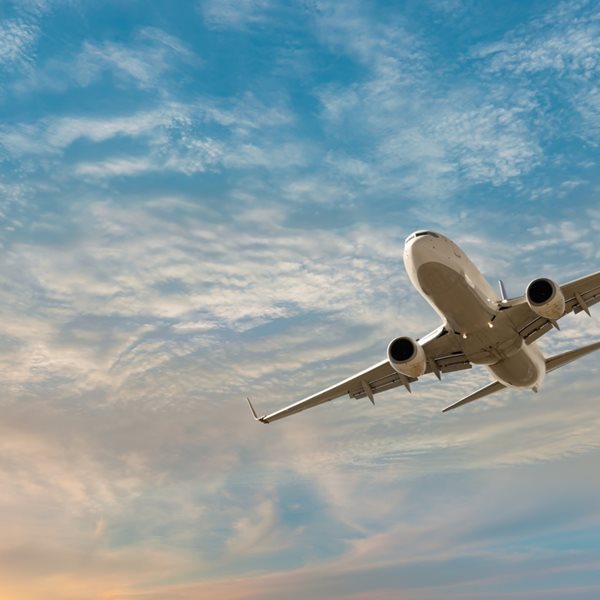 Αεροπλάνο επέστρεψε στο αεροδρόμιο γιατί επιβάτης έπαθε διάρροια