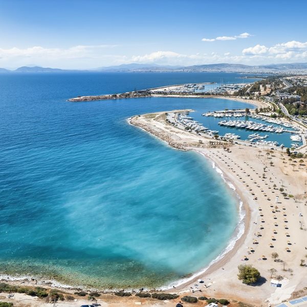 Η Αθηναϊκή Ριβιέρα στους 12 κορυφαίους προορισμούς του 2025