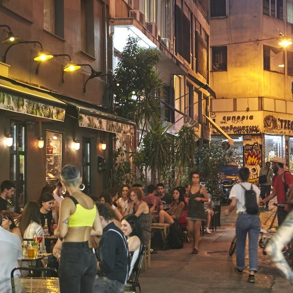 Η πόλη ανοίγει και το περιοδικό του Αθηνοράματος επιστρέφει