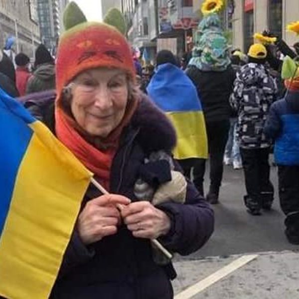 1.000 συγγραφείς υπογράφουν επιστολή διαμαρτυρίας κατά της εισβολής στην Ουκρανία