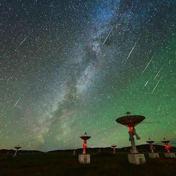 Ανακαλύφθηκε ένα ασυνήθιστο αστρικό σύστημα με έξι ήλιους και έξι εκλείψεις