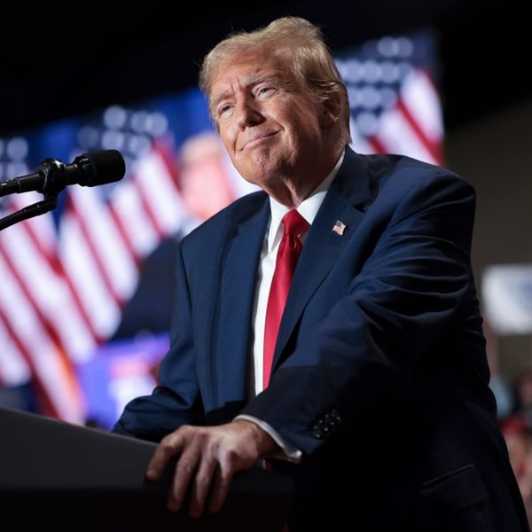 ‘Είχα τον θεό μαζί μου’, λέει ο Donald Trump για τη δολοφονική επίθεση