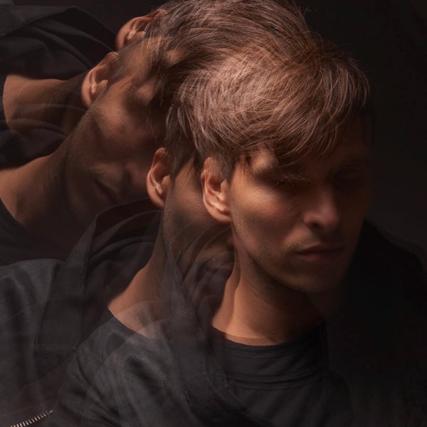 O Pantha Du Prince όταν δεν παίζει live ταξιδεύει σε άλλους πλανήτες