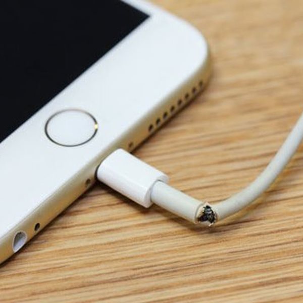4 hacks για να προστατέψεις το καλώδιο του φορτιστή