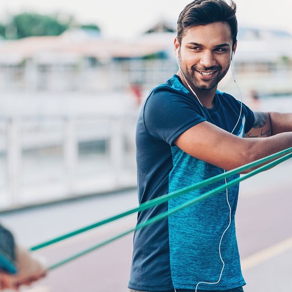Pallof press, η άσκηση που τονώνει τη σταθερότητα του πυρήνα