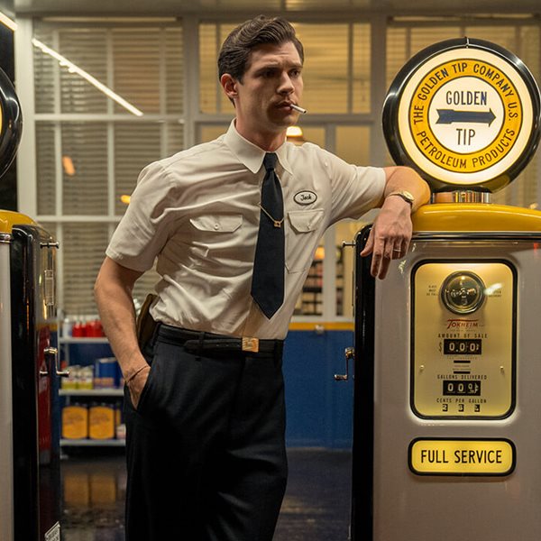 5 φετινές σειρές του Netflix για να δεις στις διακοπές