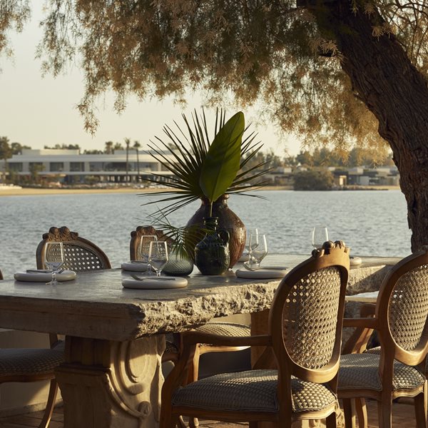 Στα Αστέρια Γλυφάδας, για αυθεντικές ελληνικές γεύσεις δίπλα από τη θάλασσα